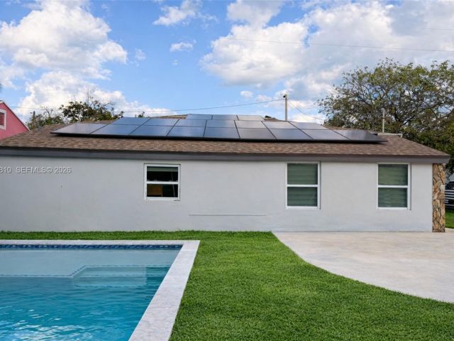 Продажа дома по адресу 4500 NW 3rd Ave - фото 7446118