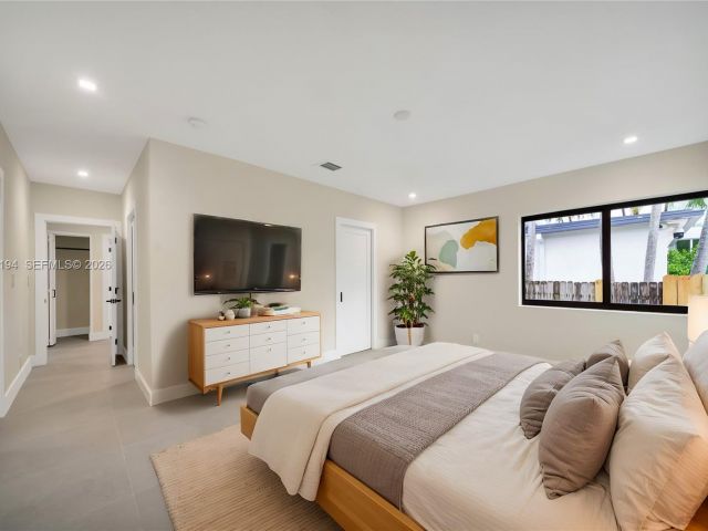 Дом в аренду по адресу 910 W 47th Ct - фото 7525450