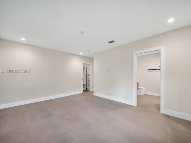 Дом в аренду по адресу 910 W 47th Ct - фото 7525452