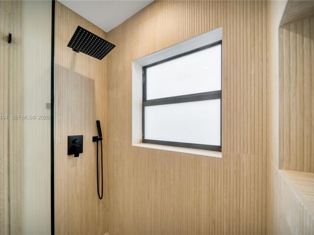 Дом в аренду по адресу 910 W 47th Ct - фото 7525454