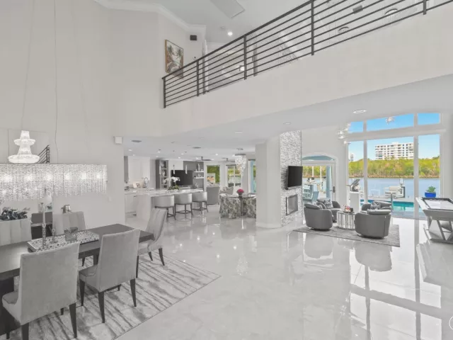 Продажа дома по адресу 7188 NE 8th Drive - фото 9030637