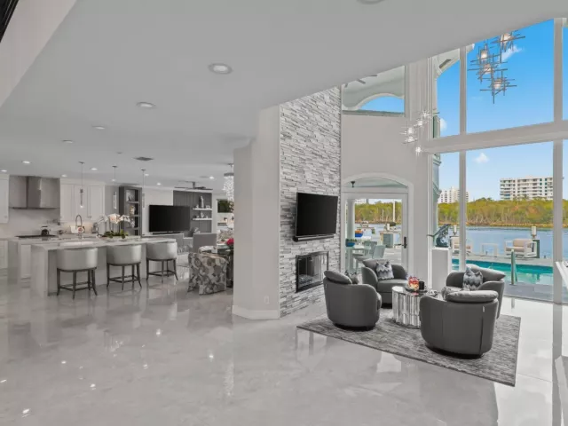 Продажа дома по адресу 7188 NE 8th Drive - фото 9030640