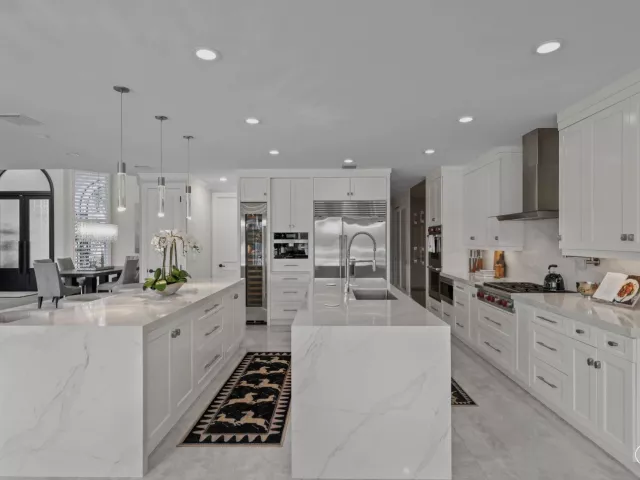 Продажа дома по адресу 7188 NE 8th Drive - фото 9030645