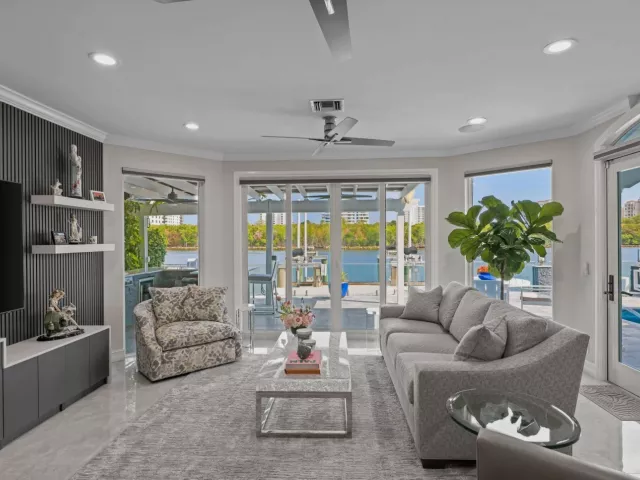 Продажа дома по адресу 7188 NE 8th Drive - фото 9030651