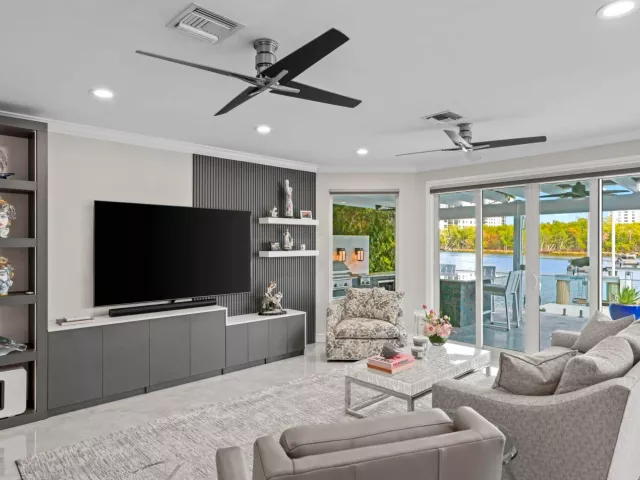 Продажа дома по адресу 7188 NE 8th Drive - фото 9030652