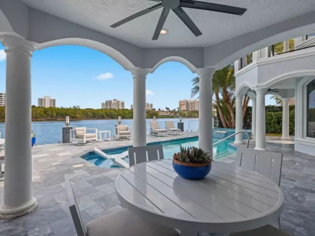 Продажа дома по адресу 7188 NE 8th Drive - фото 9030654