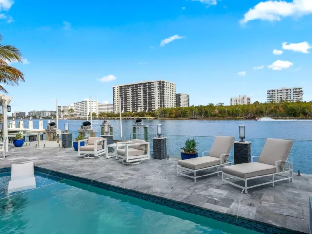 Продажа дома по адресу 7188 NE 8th Drive - фото 9030658