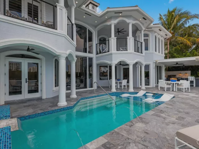 Продажа дома по адресу 7188 NE 8th Drive - фото 9030664
