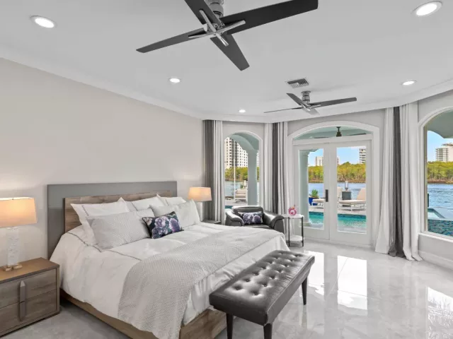 Продажа дома по адресу 7188 NE 8th Drive - фото 9030666