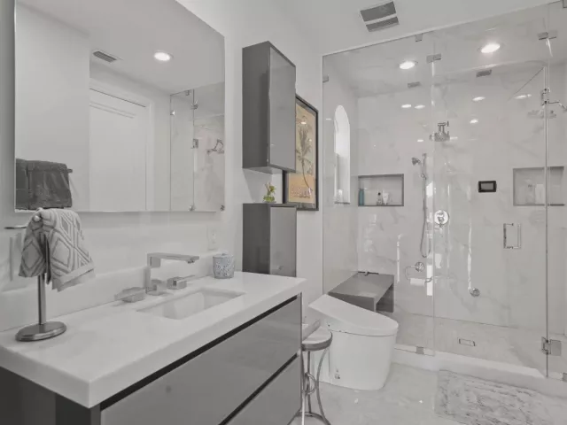 Продажа дома по адресу 7188 NE 8th Drive - фото 9030667