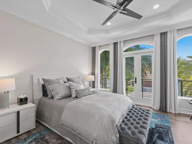 Продажа дома по адресу 7188 NE 8th Drive - фото 9030683