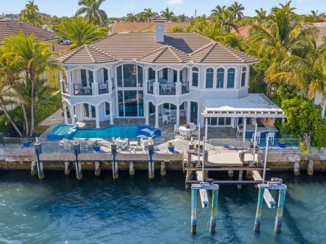 Продажа дома по адресу 7188 NE 8th Drive - фото 9030688