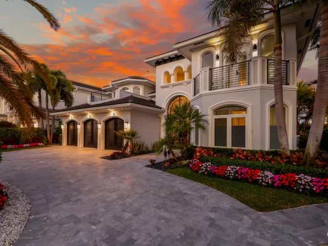 Продажа дома по адресу 7188 NE 8th Drive - фото 9030695