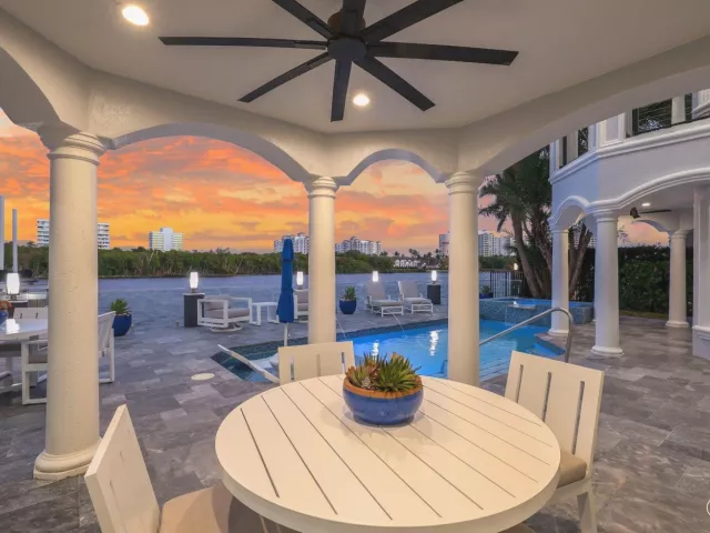 Продажа дома по адресу 7188 NE 8th Drive - фото 9030697