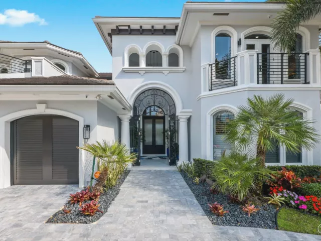 Продажа дома по адресу 7188 NE 8th Drive - фото 9030633