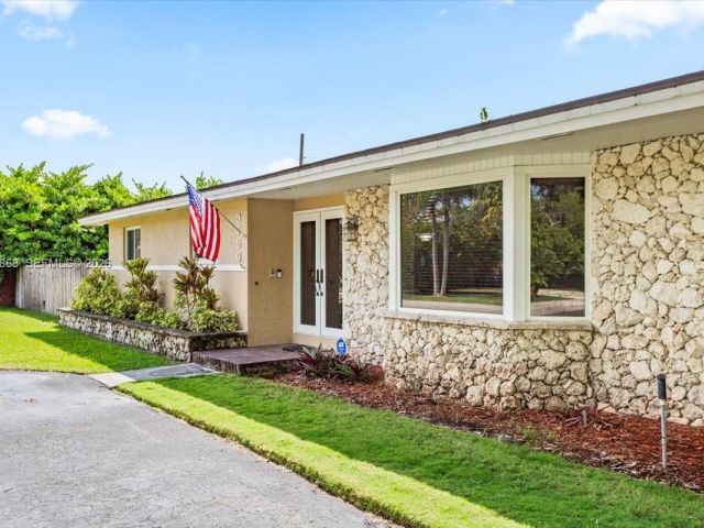 Продажа дома по адресу 9750 SW 143rd Dr - фото 7515374