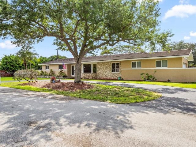 Продажа дома по адресу 9750 SW 143rd Dr - фото 7515375