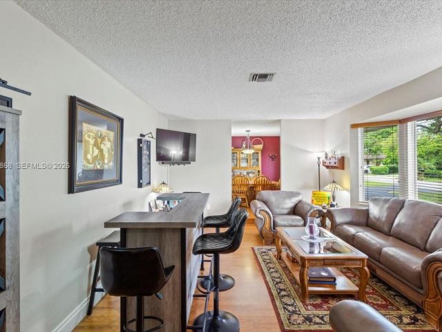 Продажа дома по адресу 9750 SW 143rd Dr - фото 7515390