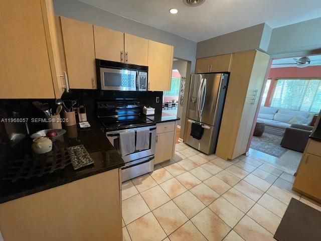 Дом в аренду по адресу 750 NE 72nd Ter - фото 7446085