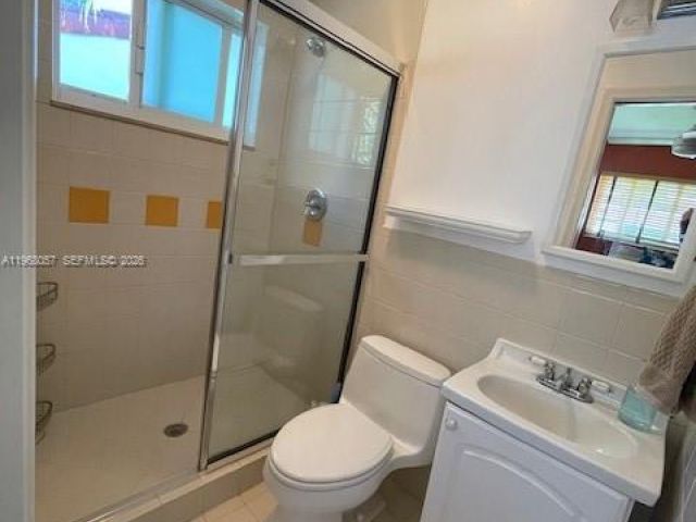 Дом в аренду по адресу 750 NE 72nd Ter - фото 7446089