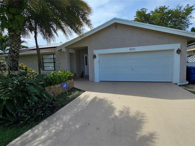 Дом в аренду по адресу 6731 NW 26th Way - фото 7481941