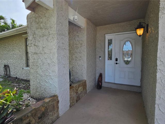 Дом в аренду по адресу 6731 NW 26th Way - фото 7481944