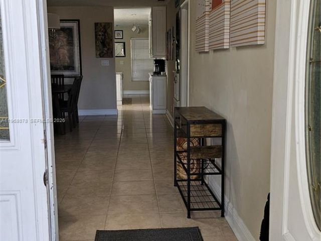 Дом в аренду по адресу 6731 NW 26th Way - фото 7481947