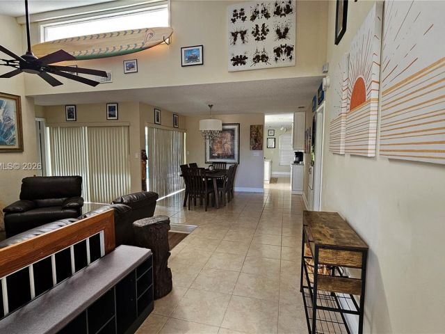 Дом в аренду по адресу 6731 NW 26th Way - фото 7481949