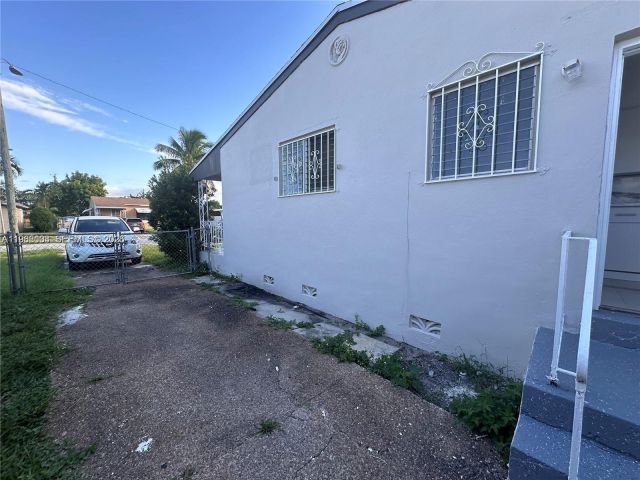 Дом в аренду по адресу 150 NE 170th St 150 - фото 7481262