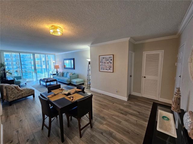 Квартира в аренду номер1117 (Av. April 1st) - фото 7477467