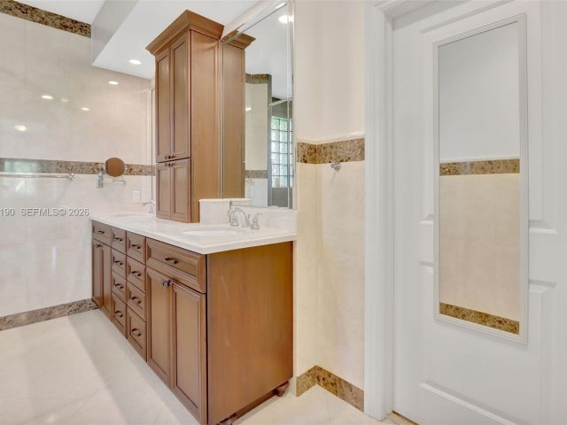 Продажа дома по адресу 7261 SW 120th Ave - фото 7447176