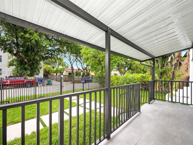 Дом в аренду по адресу 1854 SW 17th St - фото 7447186