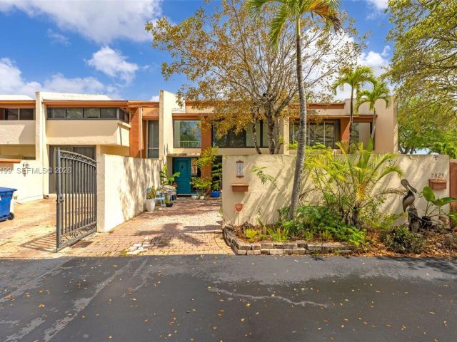 Дом в аренду по адресу 7825 SW 103rd Pl 7825 - фото 7446374