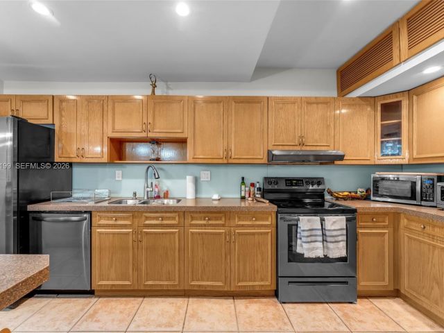 Дом в аренду по адресу 7825 SW 103rd Pl 7825 - фото 7446388