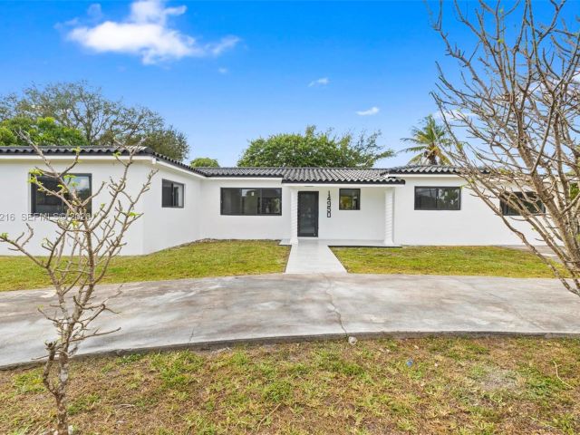 Продажа дома по адресу 14950 NE 2nd Ave - фото 7447199