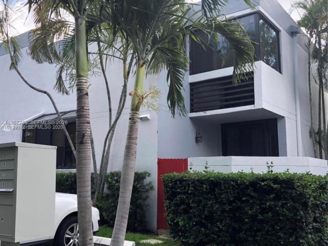 Дом в аренду по адресу 3089 NE 183rd Ln 89 - фото 7476282