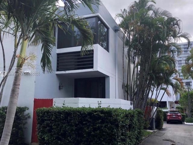 Дом в аренду по адресу 3089 NE 183rd Ln 89 - фото 7476284