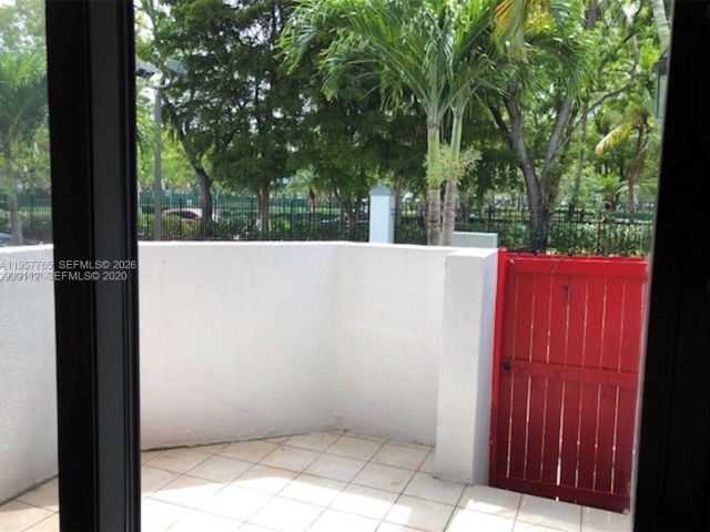 Дом в аренду по адресу 3089 NE 183rd Ln 89 - фото 7476287