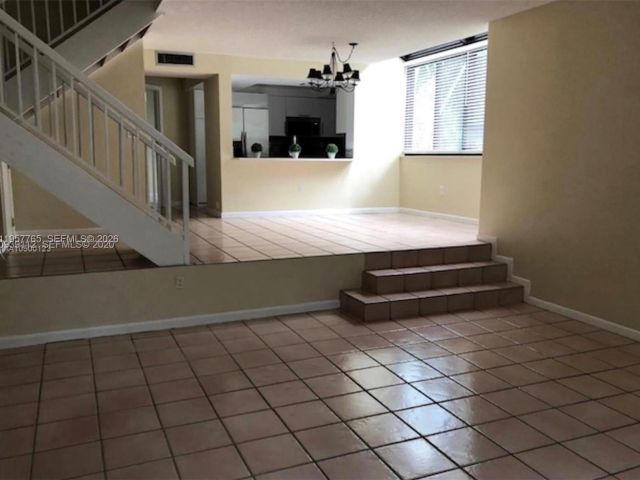 Дом в аренду по адресу 3089 NE 183rd Ln 89 - фото 7476288