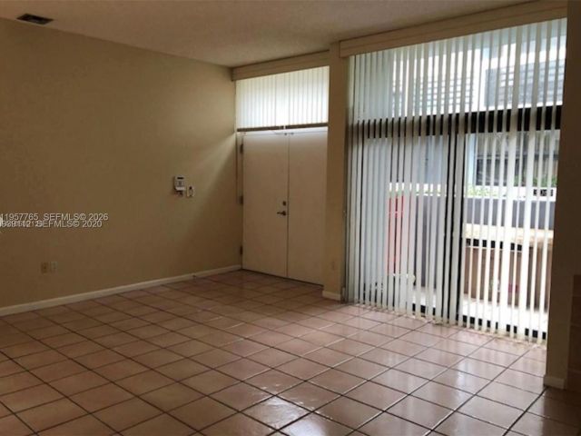 Дом в аренду по адресу 3089 NE 183rd Ln 89 - фото 7476289