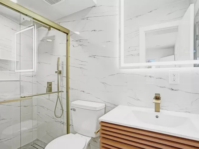 Продажа дома по адресу 1437 SW 1st Avenue - фото 9358322