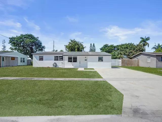 Продажа дома по адресу 1437 SW 1st Avenue - фото 9358311