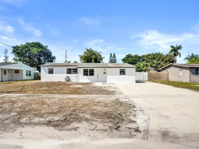 Продажа дома по адресу 1437 SW 1st Avenue - фото 9358312