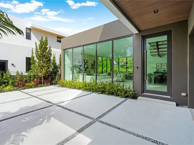 Продажа дома по адресу 4081 Hardie Ave - фото 7447226