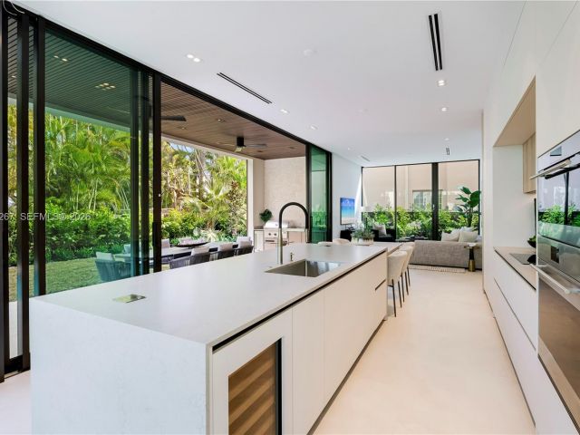 Продажа дома по адресу 4081 Hardie Ave - фото 7447252