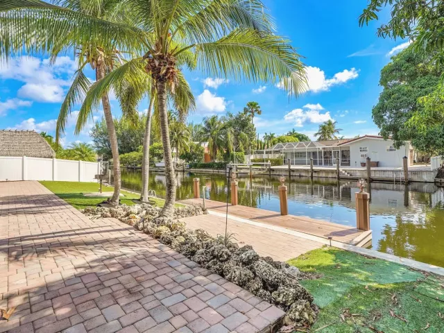 Продажа дома по адресу 5550 NE 26th Avenue - фото 8918655