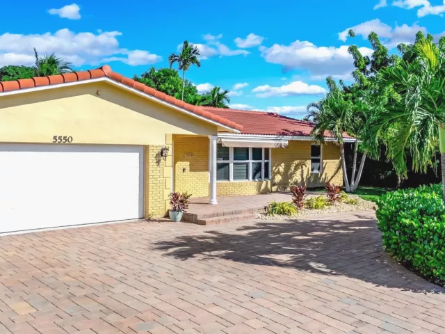 Продажа дома по адресу 5550 NE 26th Avenue - фото 8918657