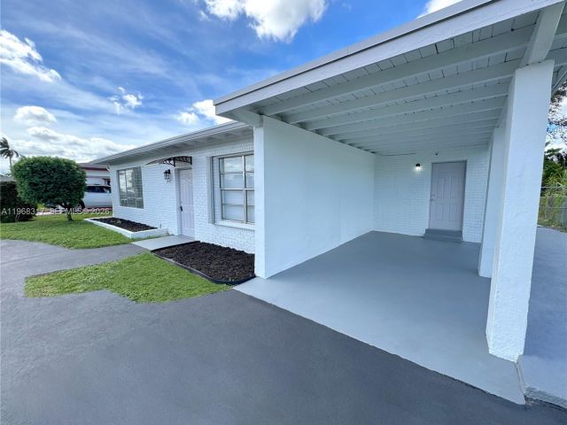 Дом в аренду по адресу 1641 NW 24th Ter - фото 7482660