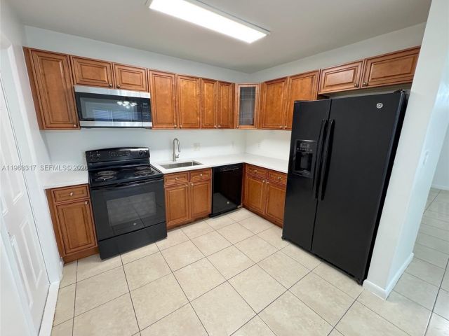 Дом в аренду по адресу 1641 NW 24th Ter - фото 7482661