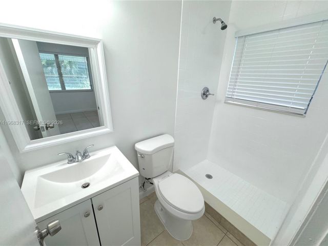 Дом в аренду по адресу 1641 NW 24th Ter - фото 7482668